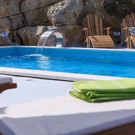 Poolside Oasis Villa
