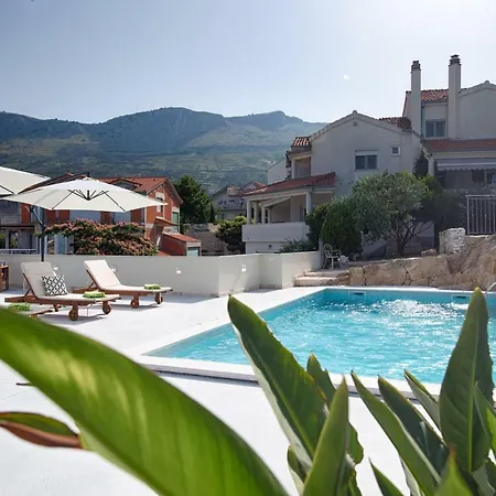 Villa Poolside Oasis Podstrana