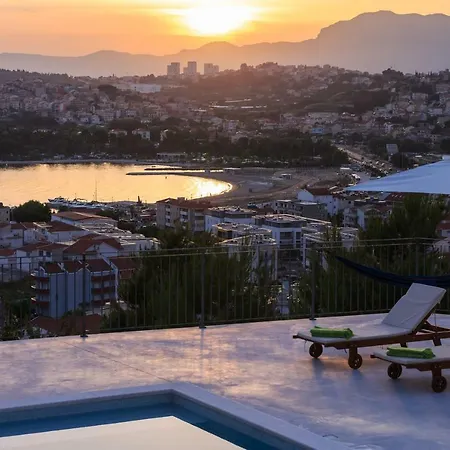 Poolside Oasis Villa Podstrana