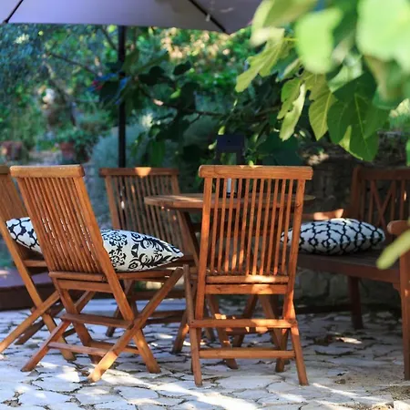 Villa Poolside Oasis