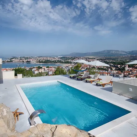 Poolside Oasis Villa Podstrana