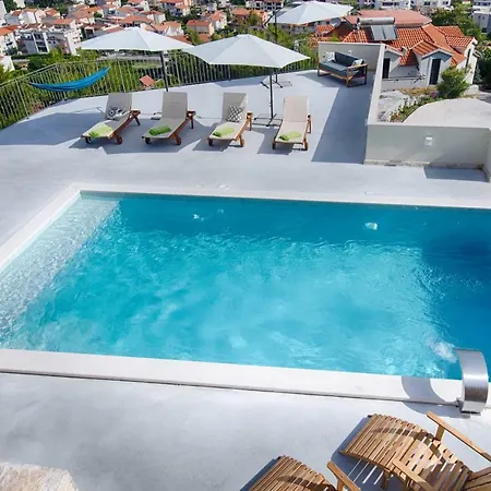 Villa Poolside Oasis Podstrana